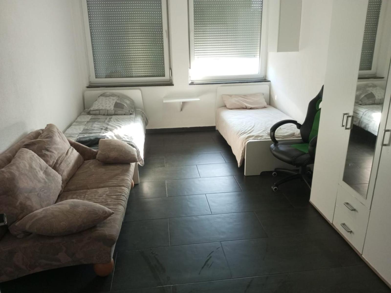 Gemuetliches Lisa Zimmer Mit Gemeinschaftskueche Heilbronn Zentrum ภายนอก รูปภาพ
